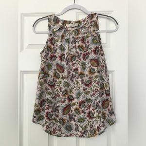 LOFT FLORAL SLEEVELESS BLOUSE BUTTON ACCENT